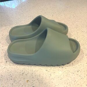 Adidas Yeezy Slide Salt Green
